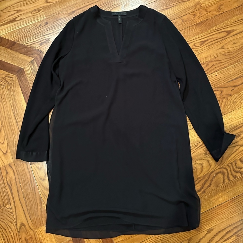BCBG Maxazria V-Neck Long Sleeve Top Size Medium